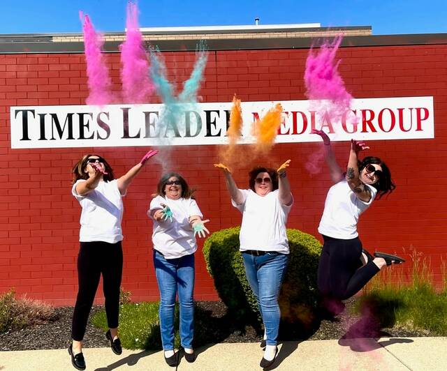 129750597_web1_Times-Leader-Color-Street-Art-SAS
We had a ton of fun blasting each other with color here at The Times Leader as a little pre-game to the 5k Color Run/Walk Fun-raiser to benefit the Street Art Society of NEPA on August 12.
