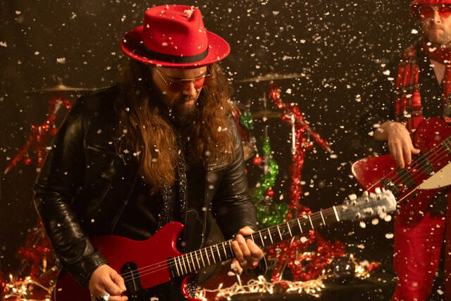 130169983_web1_DDXMAS-0785
Dustin Douglas & The Electric Gentlemen release a bluesy rock cover of their favorite holiday song on Black Friday 2023.
<em>Photo Credit - Submitted</em>