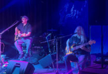 
			
				                                John Ferrato, left, and Terry Cummings perform as the Strawberry Jam Duo at Mil & Jim’s Parkway Inn in Newport Twp. on Wednesday evening.
                                 Sam Zavada | Weekender

			
		
